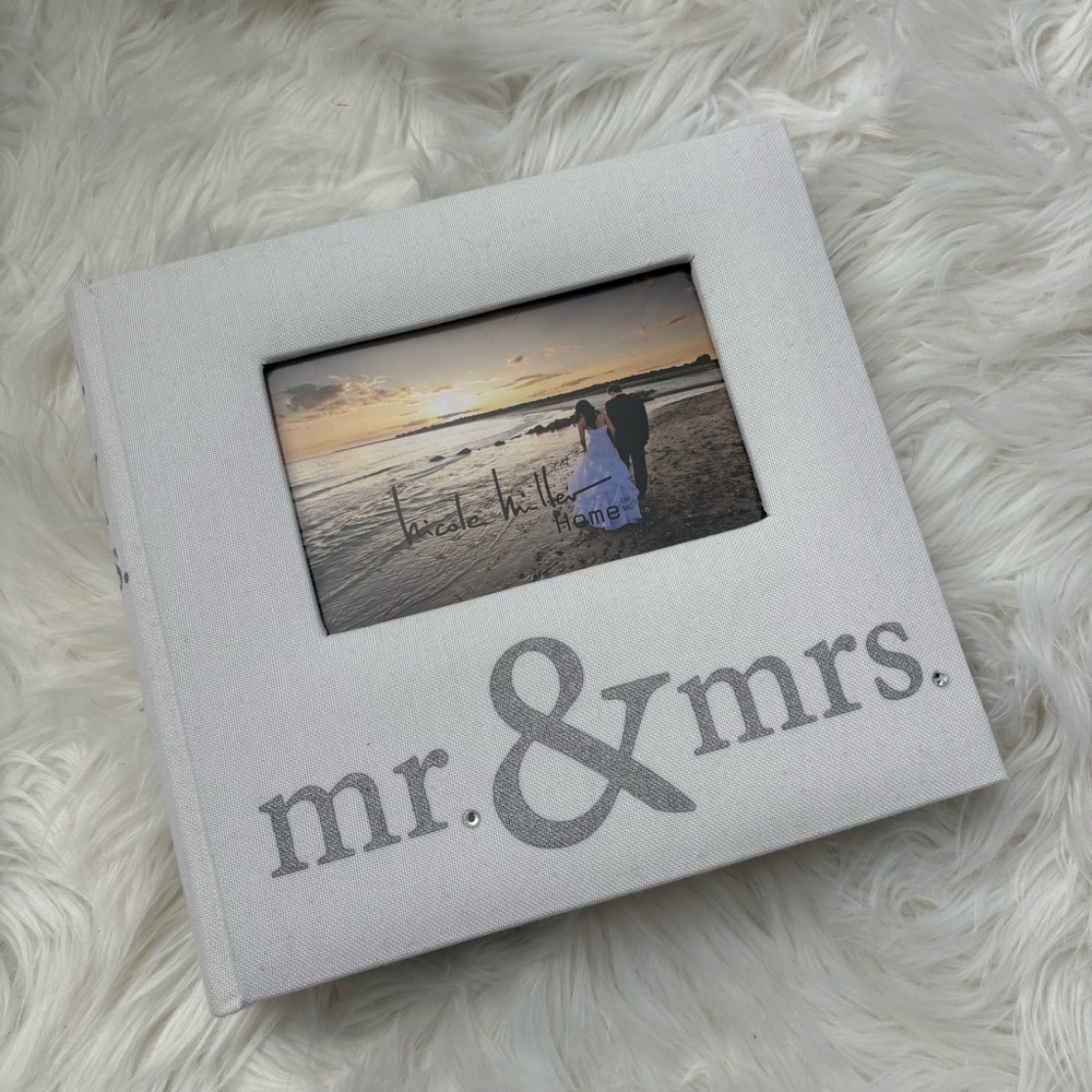 White/Gray 'Mr. & Mrs.' Photo Album